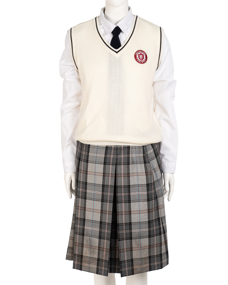 주인(서수빈)역 의상