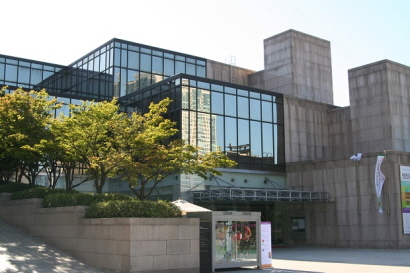 서초동 예술의전당 당시 한국영상자료원 건물 입구